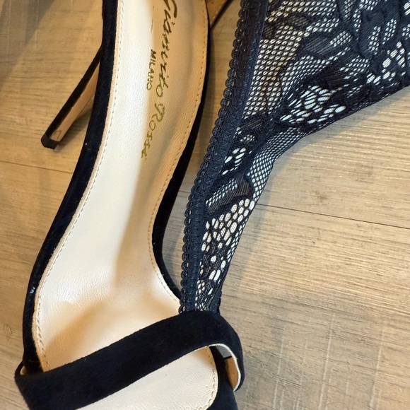 NWT Gianvito Rossi Isabella Black Lace Hosiery - Picture 8 of 10